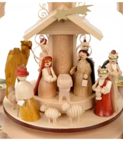 Pyramide A 4 Bougies En Bois Pour Un Noël Traditionnel